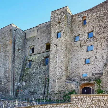 Appartement Awesome In Roccamonfina