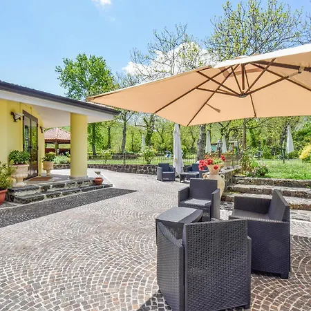 Appartement Awesome In *